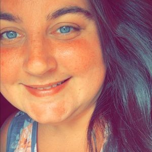 Meet your Posher, Caroline